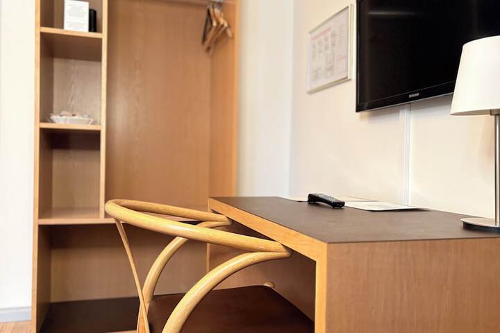 Room 19 of 62