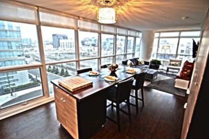 Lounge 6 of 10