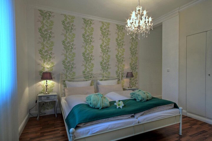 Room 30 of 66