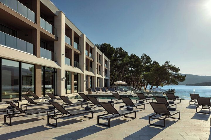 The Isolano Cres, Autograph Collection in Cres