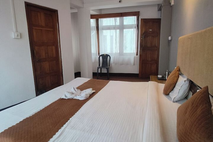 Room 3 of 11