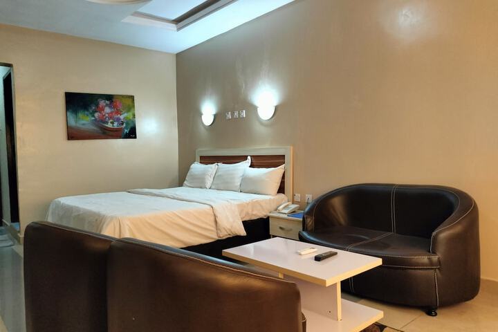 Room 5 of 48