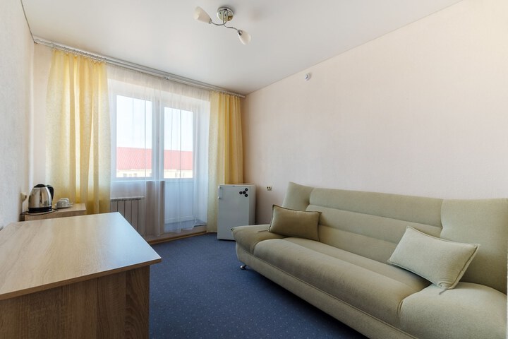 Room 8 of 33