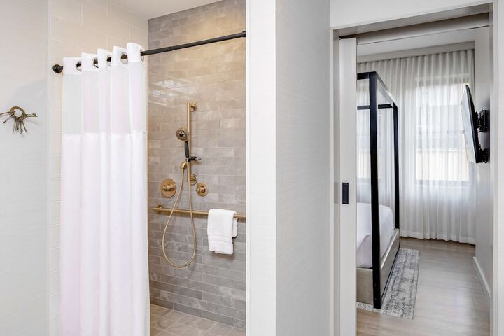 Bathroom shower