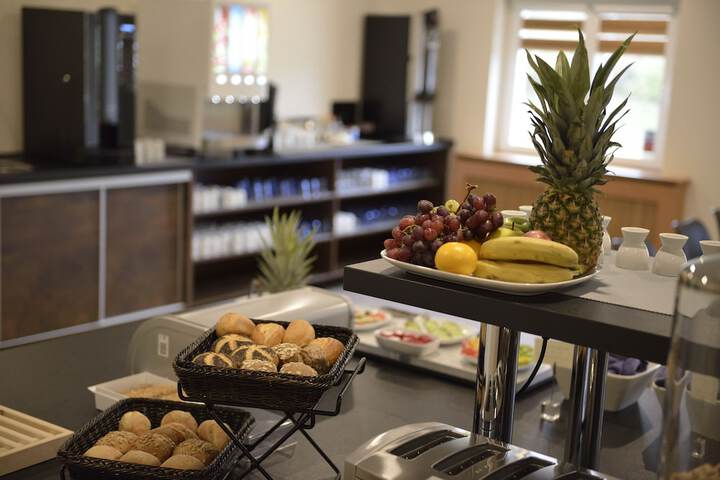 Breakfast/Coffee Service 21 of 43