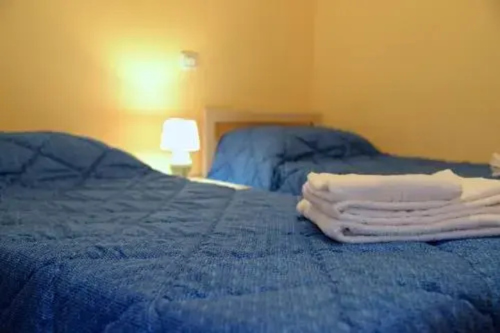 Room 8 of 12
