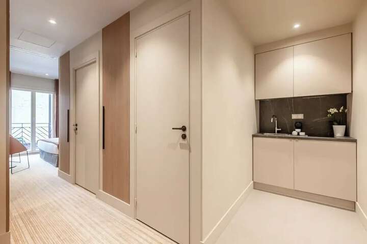 Room 11 of 39
