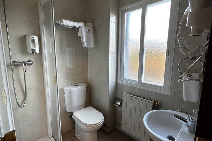 Room 35 of 62
