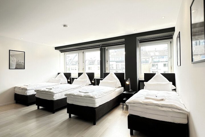 Room 3 of 63