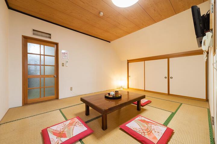 Room 15 of 74