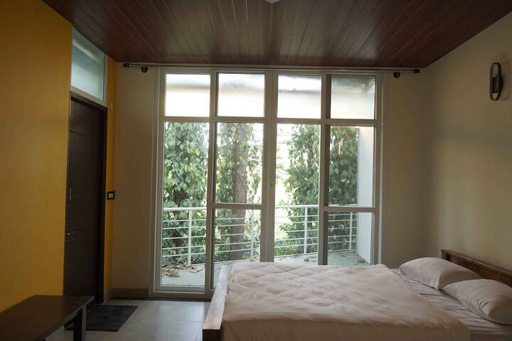 Room 2 of 7