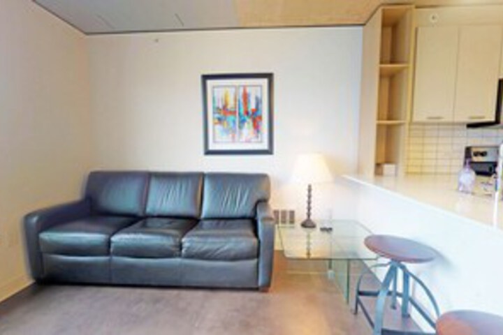 Room 52 of 90
