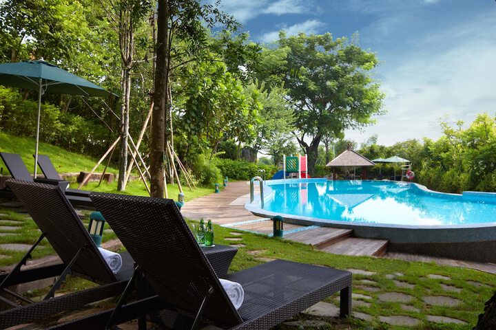 Pool Hotel