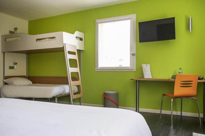 Room 18 of 36