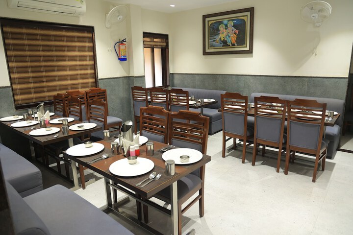 Dining 94 of 136