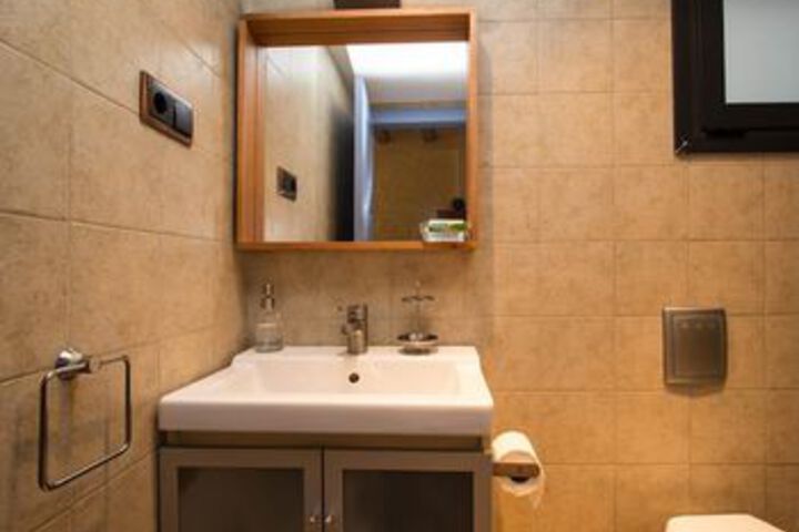 Room 25 of 140