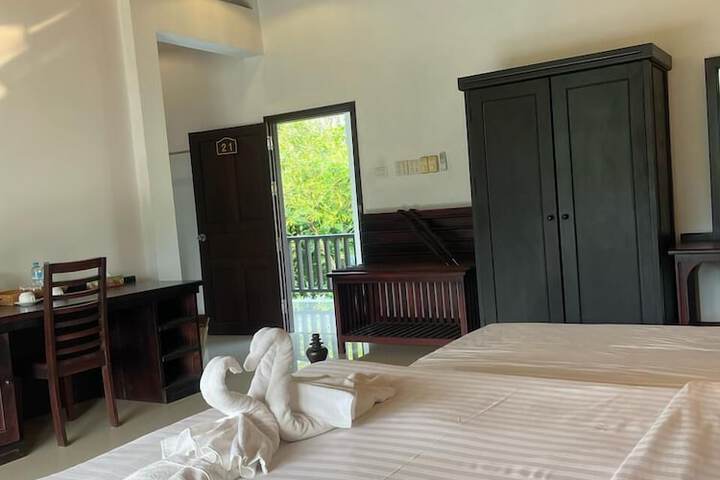 Room 54 of 277