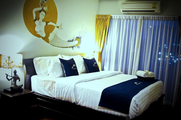 Room 6 of 38
