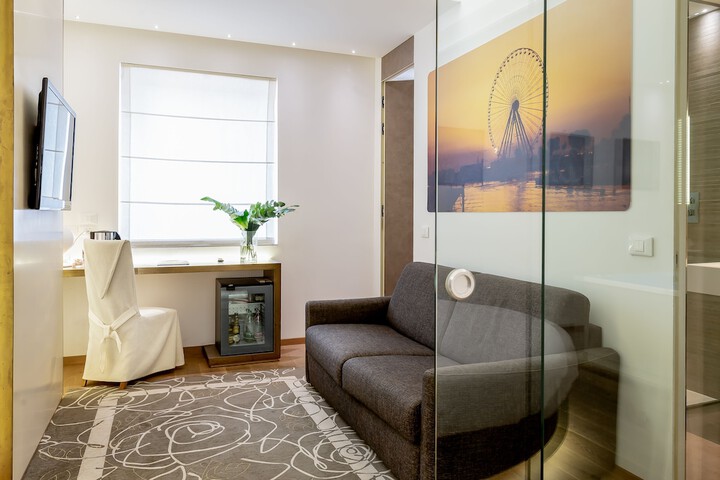Room 35 of 104
