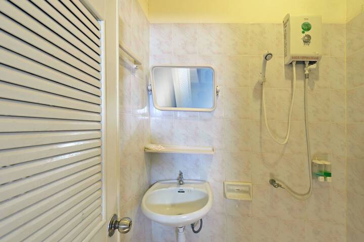 Room 18 of 23