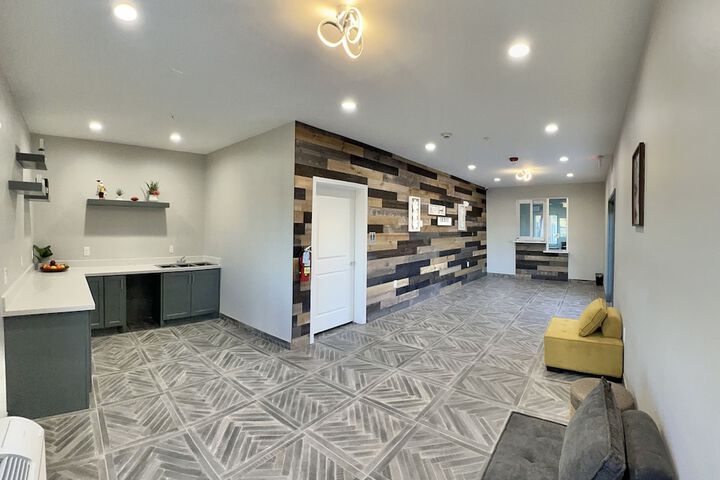 Hotel Interior 6 of 18