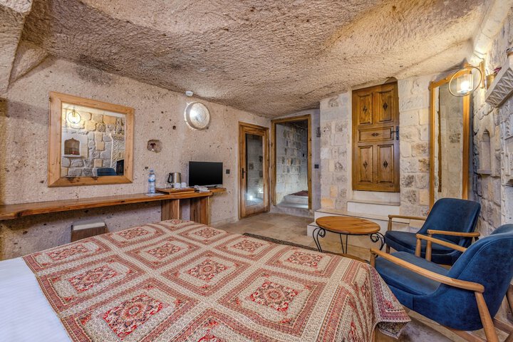 Room 15 of 77