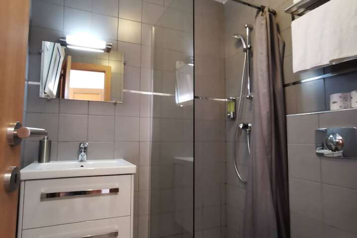 Room 20 of 38