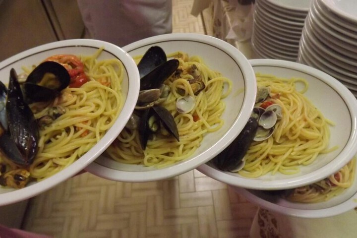 Dining 38 of 65