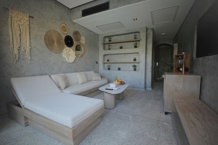 Room 28 of 118