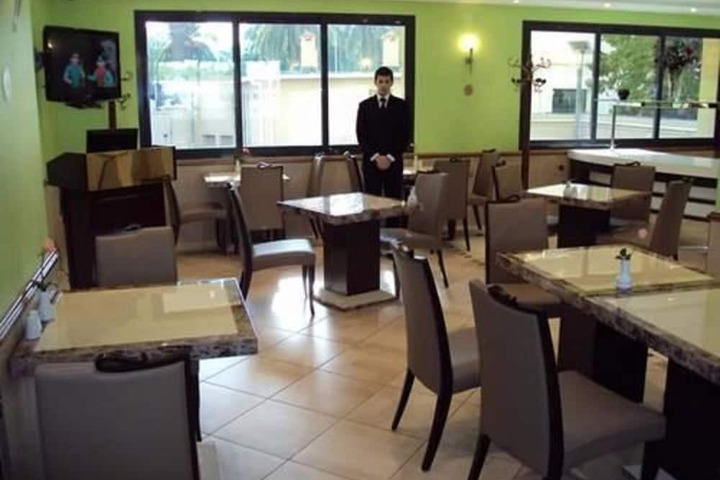 Dining 15 of 22
