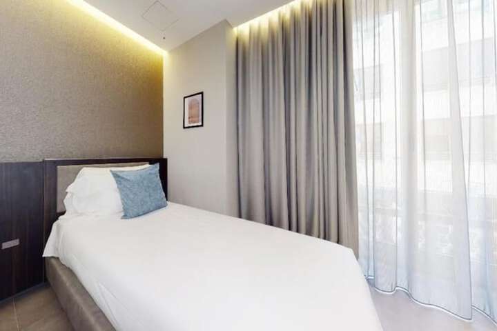 Room 12 of 62