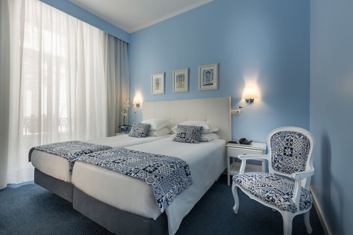 Room 10 of 64