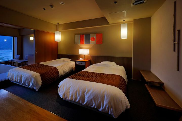 Room 8 of 71