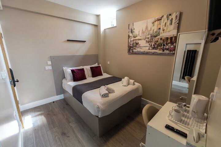 Room 53 of 91