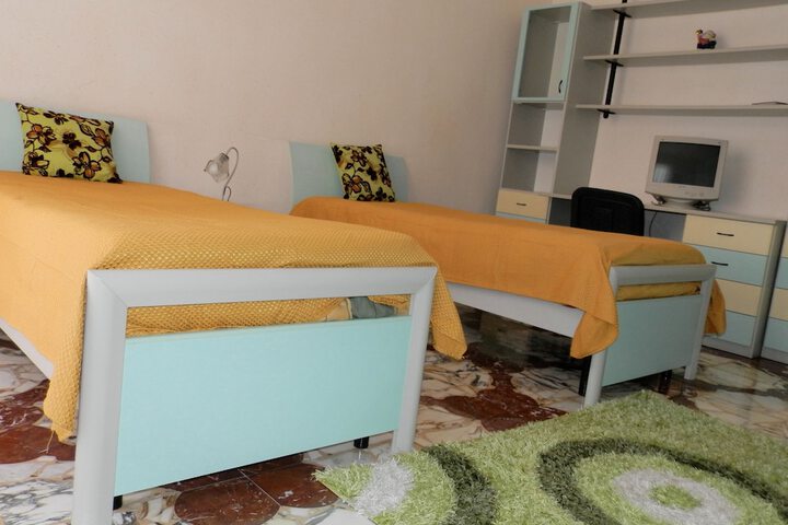 Room 2 of 30