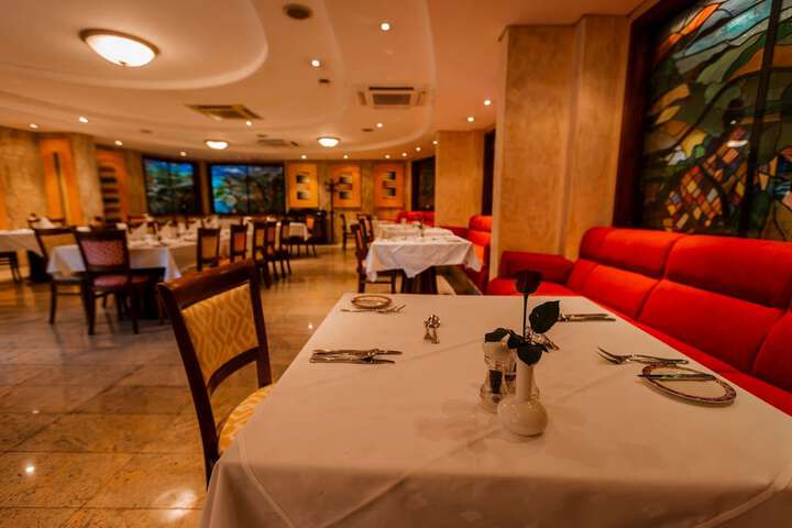 Dining 55 of 89