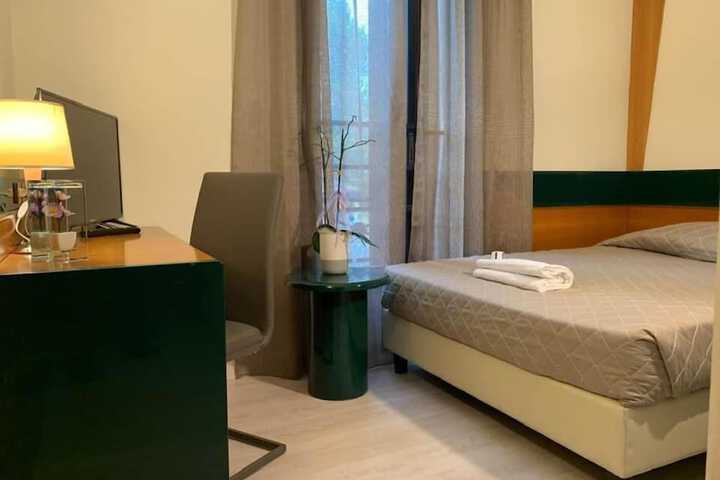 Room 11 of 26