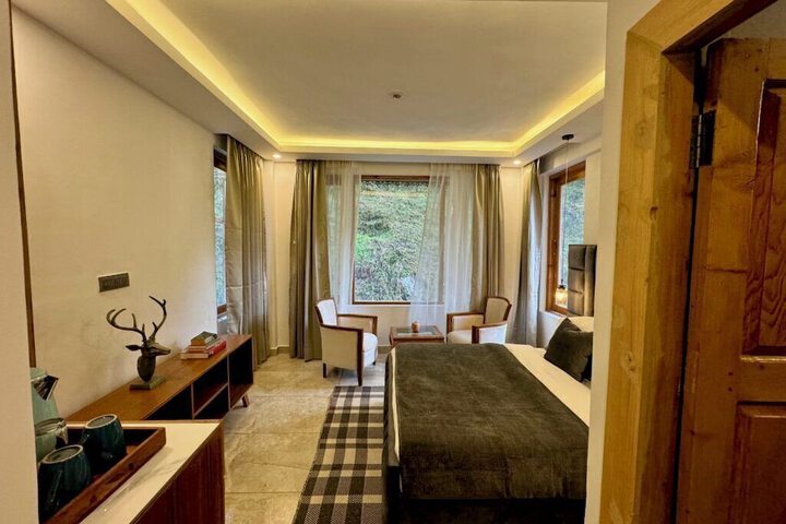Room 6 of 23