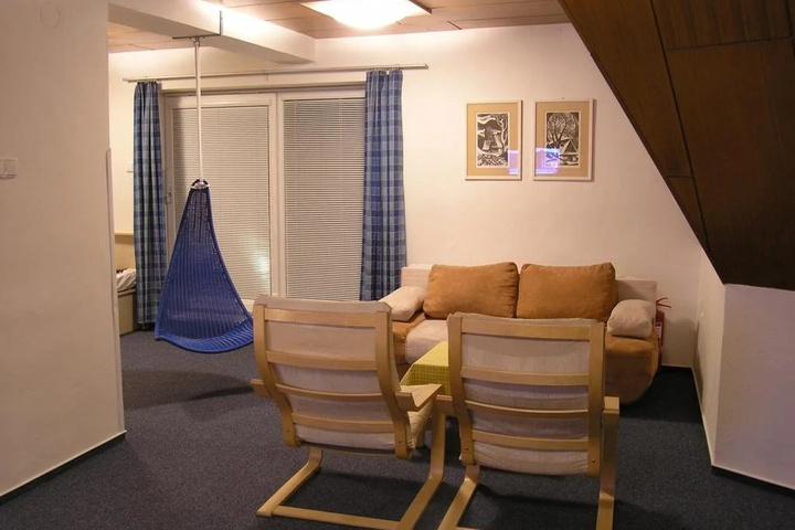 Room 11 of 22