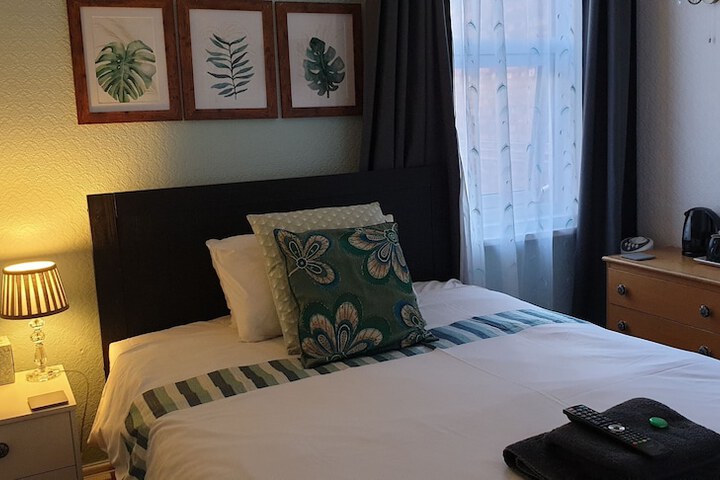 Room 4 of 46