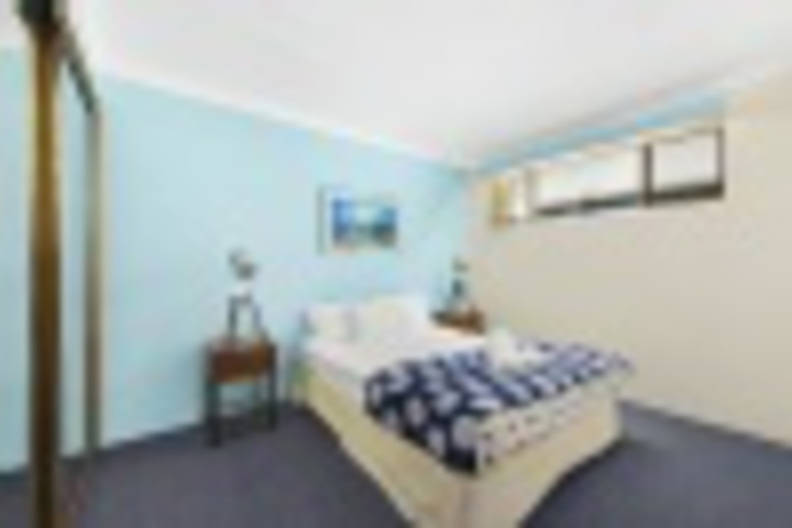 Room 16 of 156