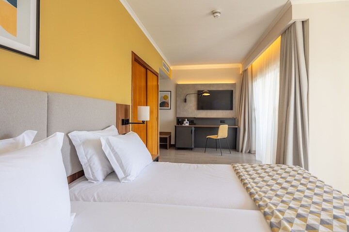 Room 20 of 77