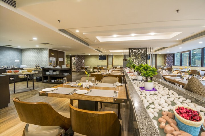 Dining 65 of 104