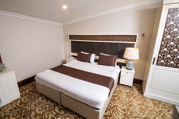 Room 12 of 40