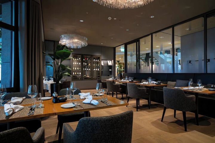 Dining 42 of 74
