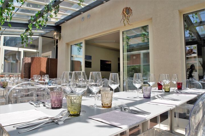 Dining 132 of 196