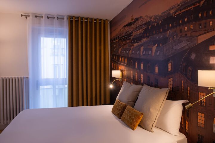 Room 10 of 22
