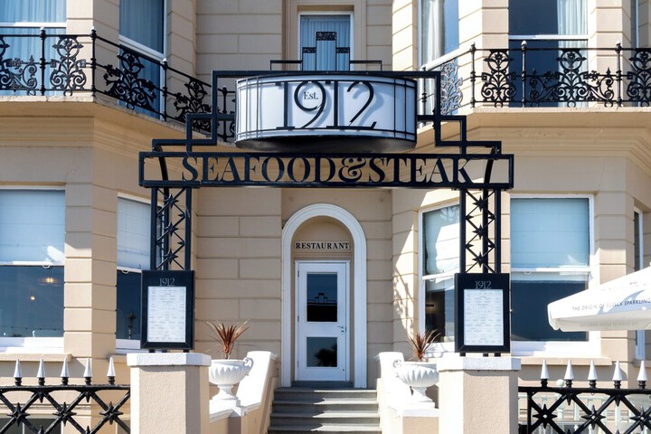 Dining 72 of 256