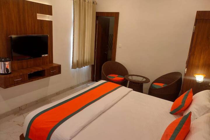 Room 10 of 17
