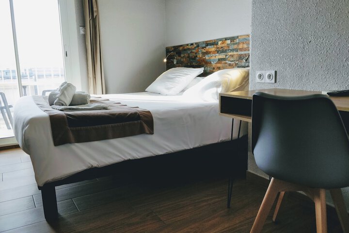 Room 25 of 83